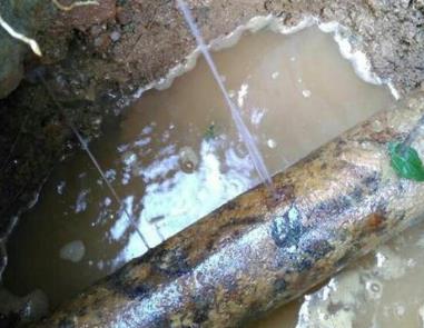 武清楼顶渗水维修公司分享下地暖漏水的原因及检测方法。